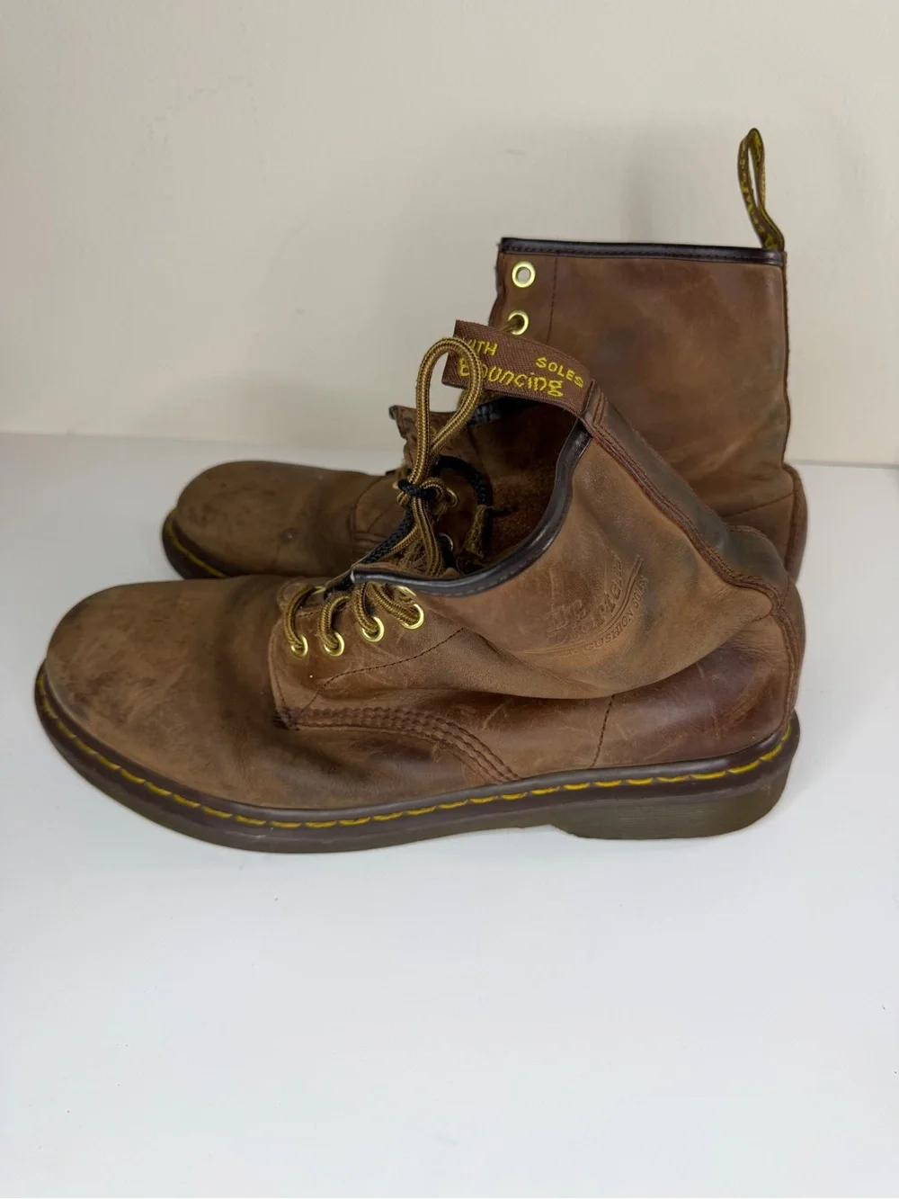Dr. Martens durable brown